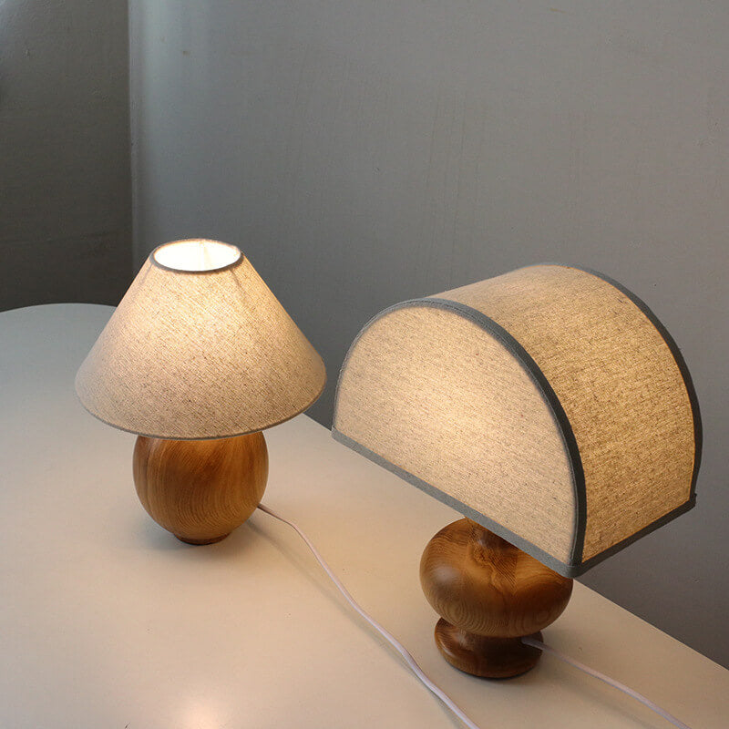 Esnyr – Lampe de table en bois simple