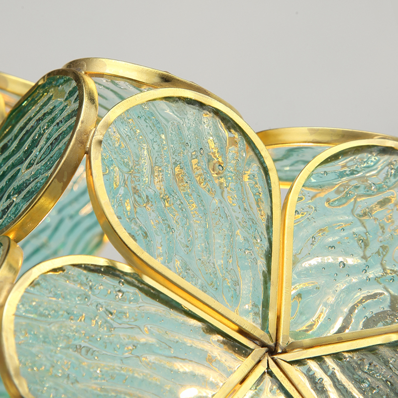 FleurVerre – Suspension florale en verre soufflé délicat