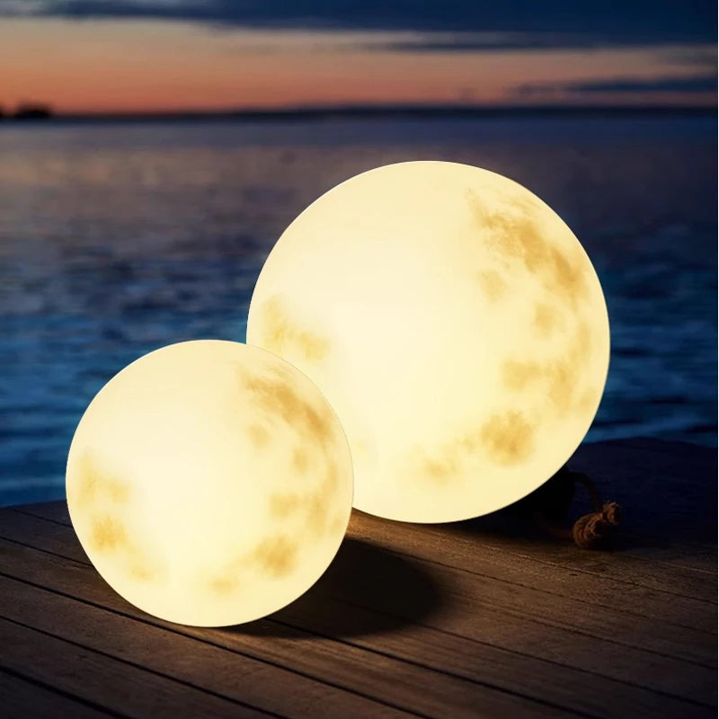 LunaGlow – Magische Mond-Gartenleuchte mit sanftem Schein