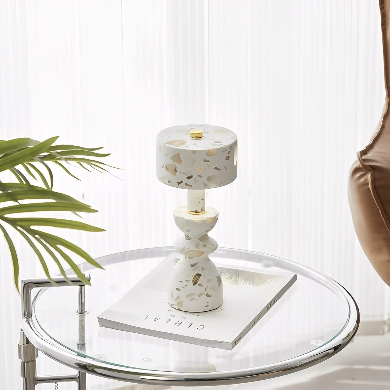 Ava – Lampe de table discrète en marbre de jade