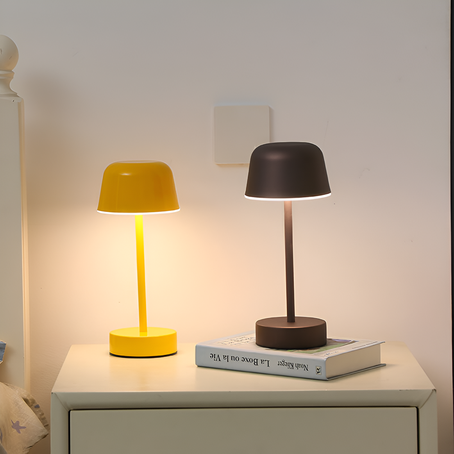 RetroStyle - Lampe de table LED sans fil colorée avec recharge USB