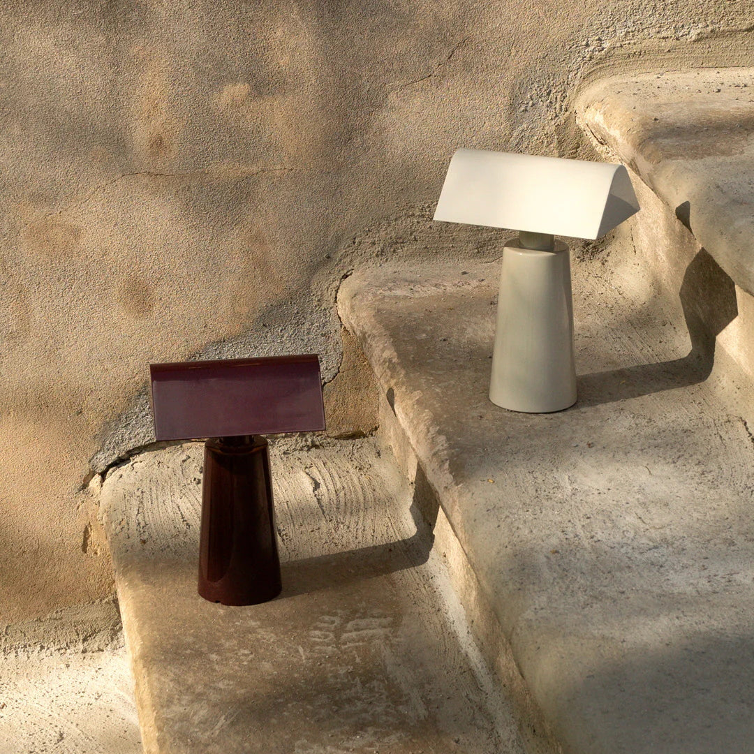 Eira – Lampe de table LED moderne