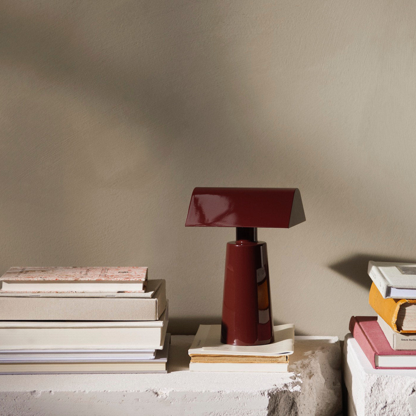 Eira – Lampe de table LED moderne