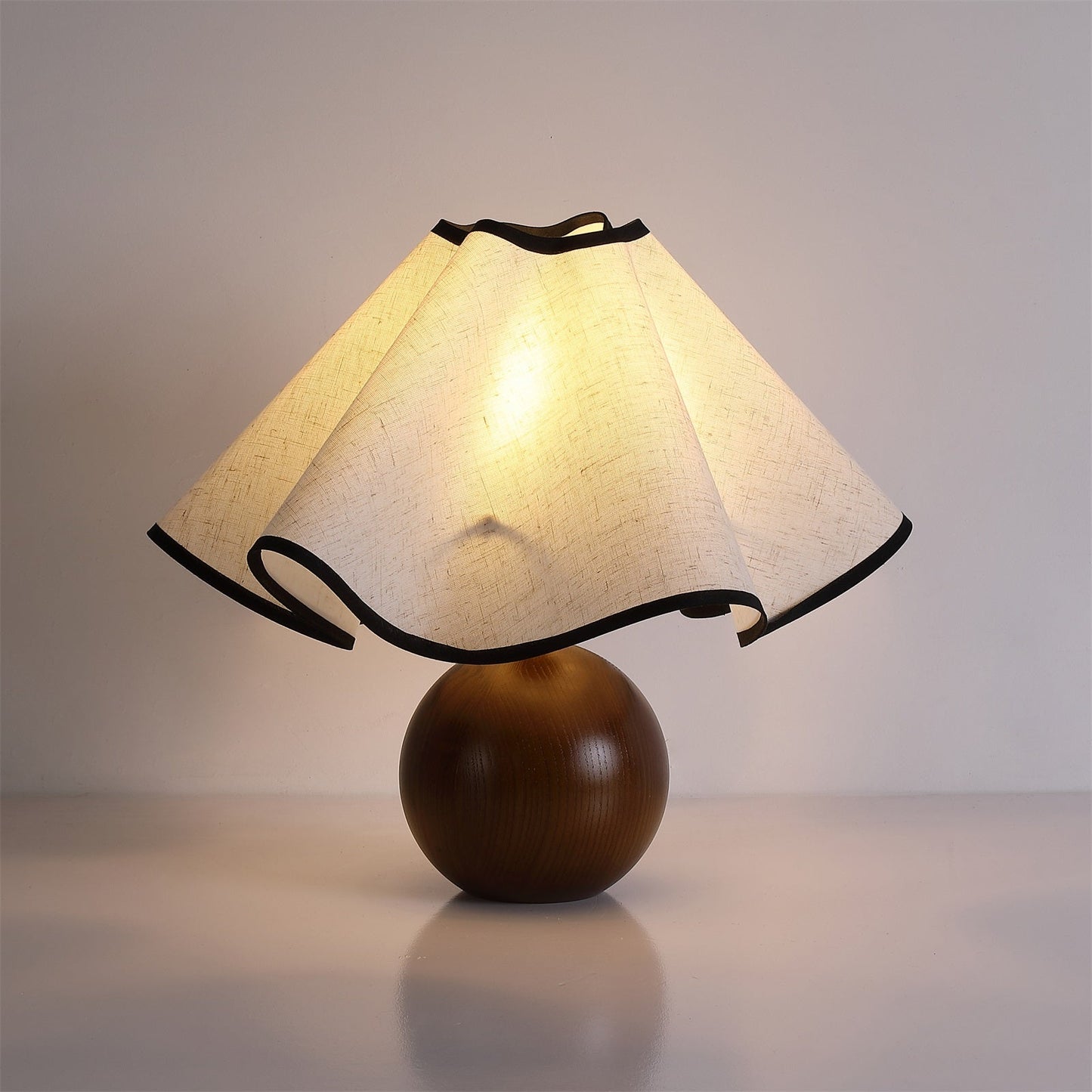 Lina – Lampe de Table Vintage en Bois Style Rétro