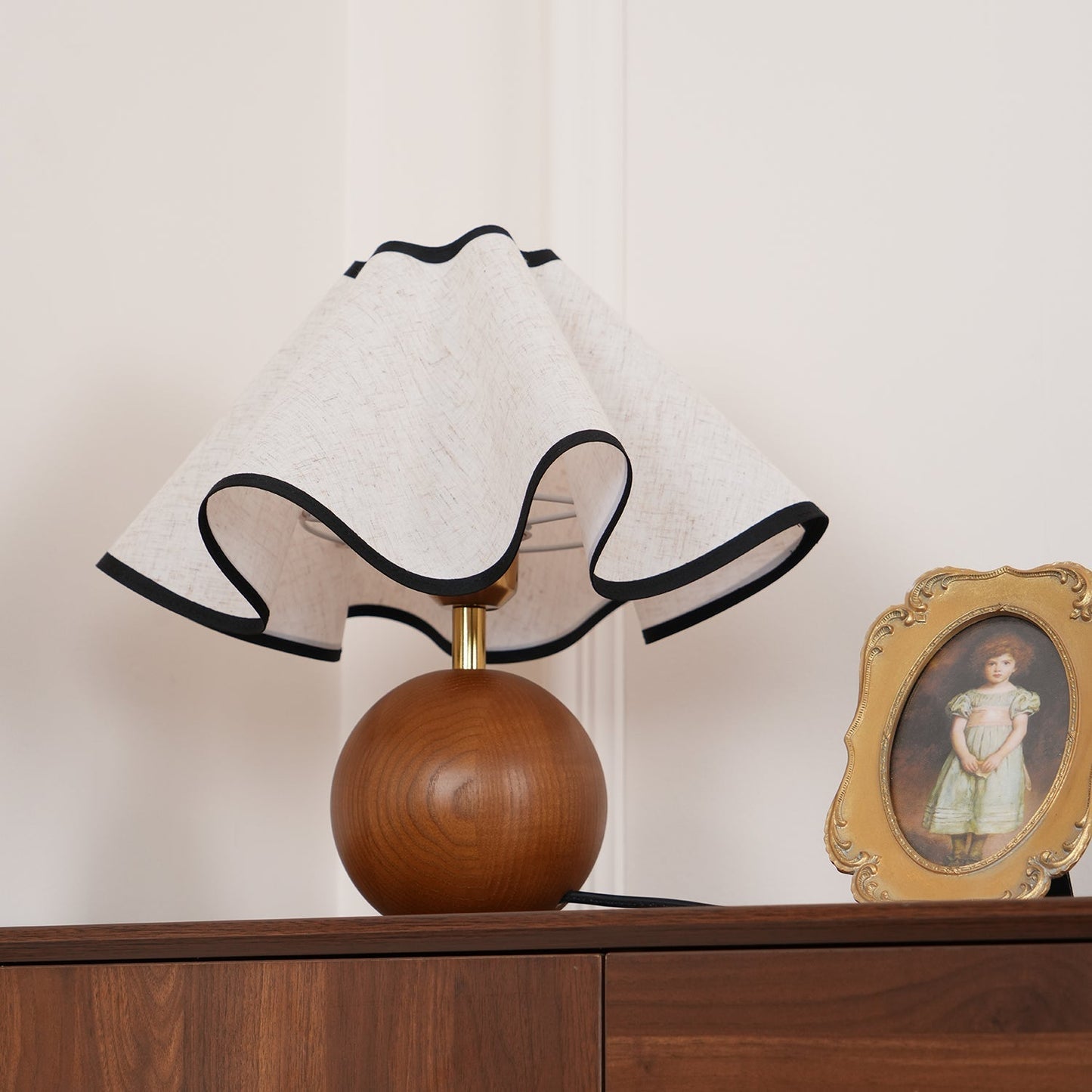 Lina – Lampe de Table Vintage en Bois Style Rétro