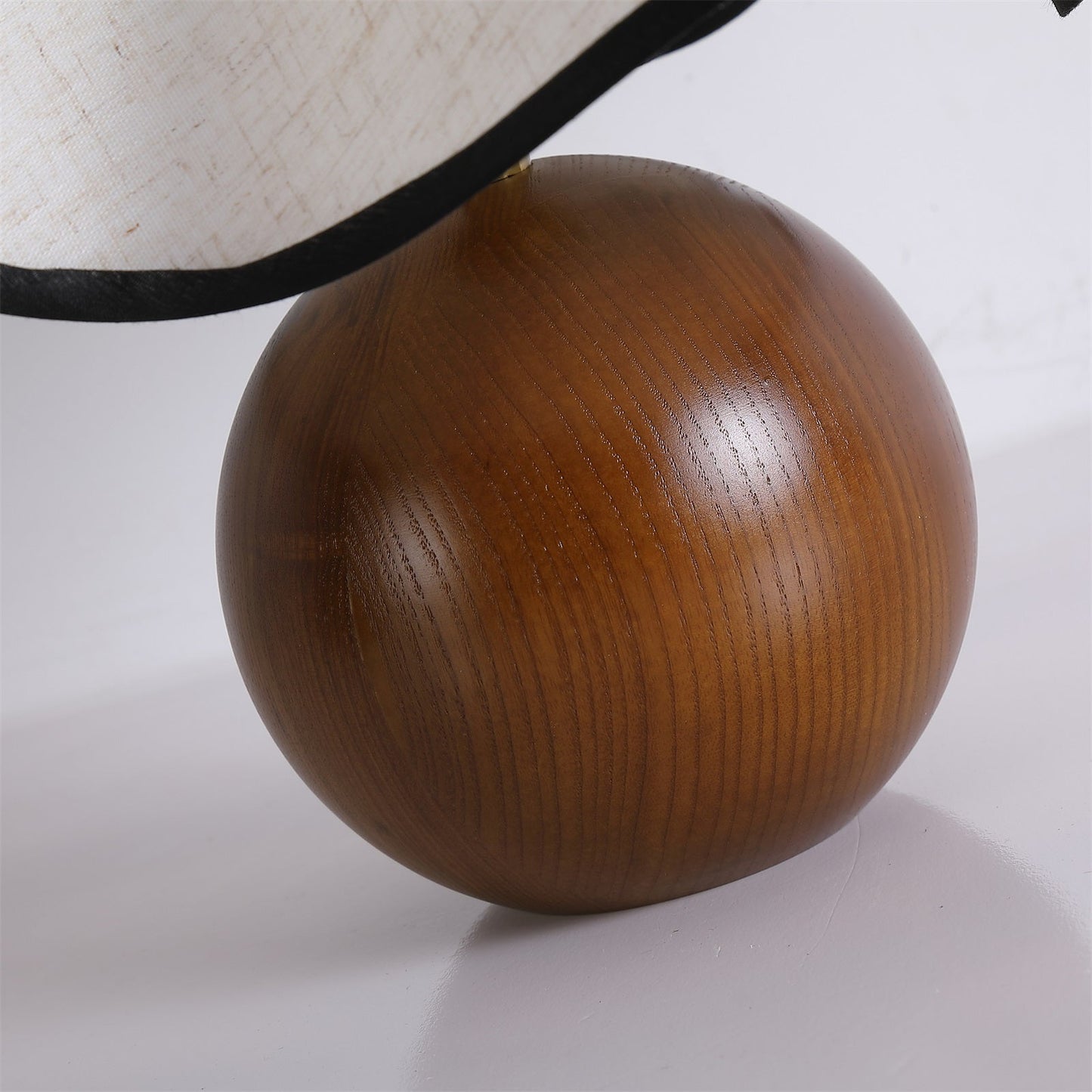 Lina – Lampe de Table Vintage en Bois Style Rétro