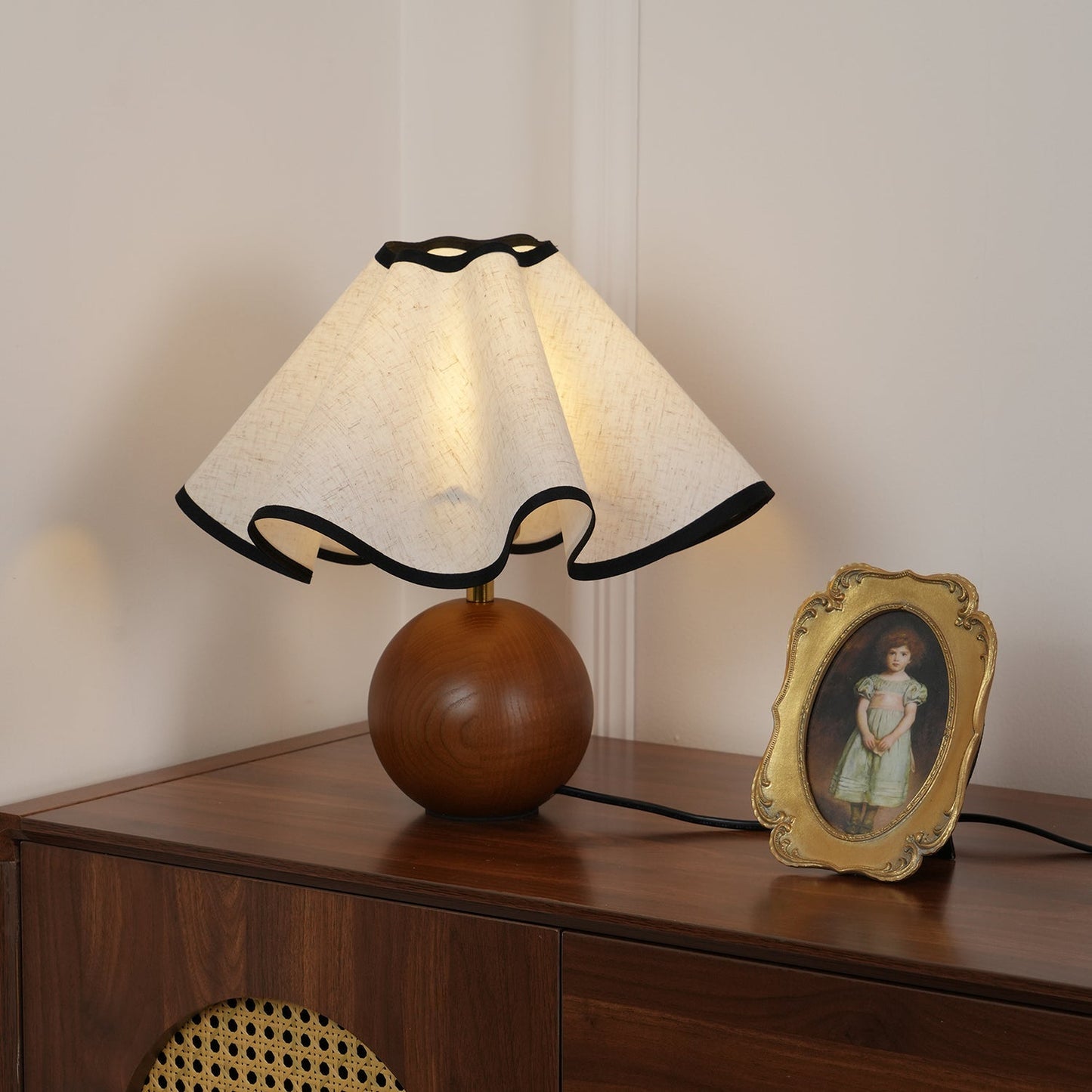 Lina – Lampe de Table Vintage en Bois Style Rétro