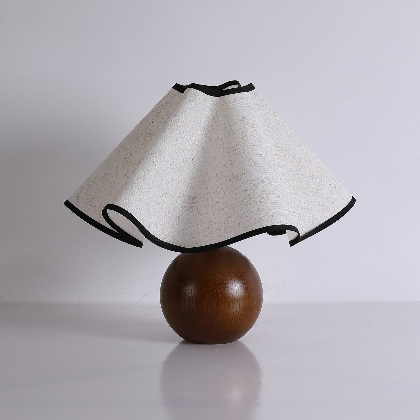 Lina – Lampe de Table Vintage en Bois Style Rétro