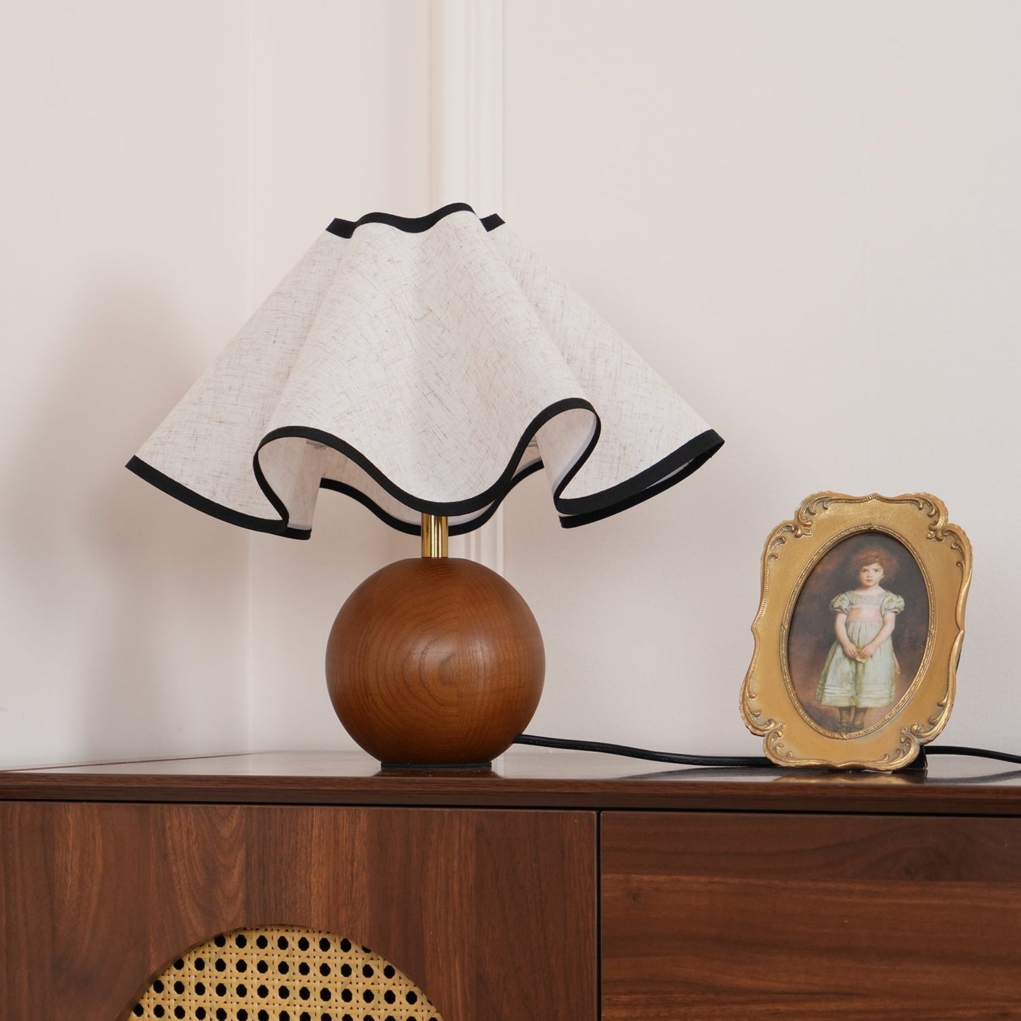 Lina – Lampe de Table Vintage en Bois Style Rétro
