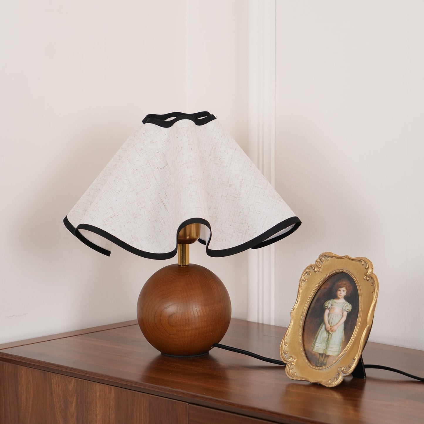 Lina – Lampe de Table Vintage en Bois Style Rétro