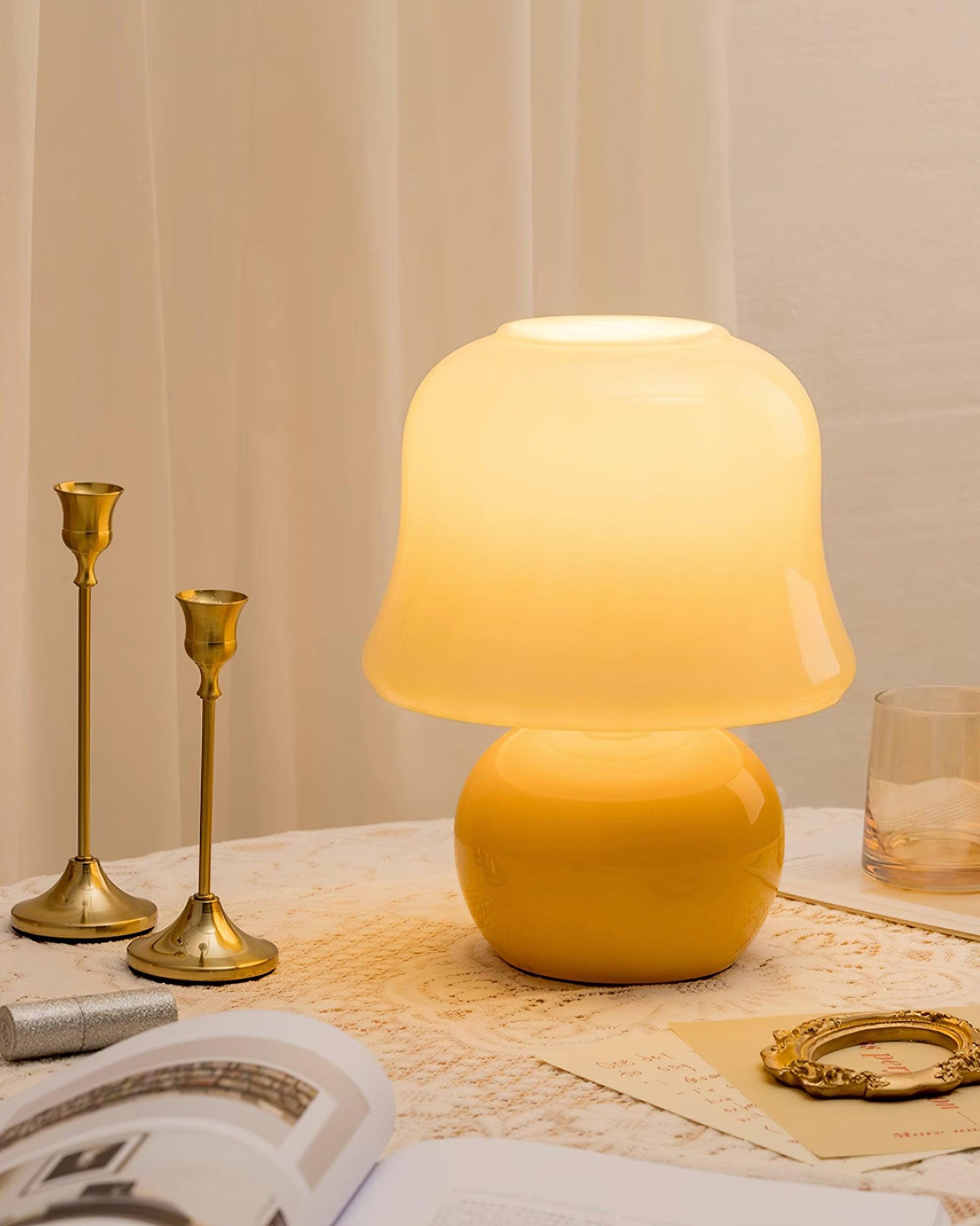 Zara – Lampe de table design champignon en verre émaillé