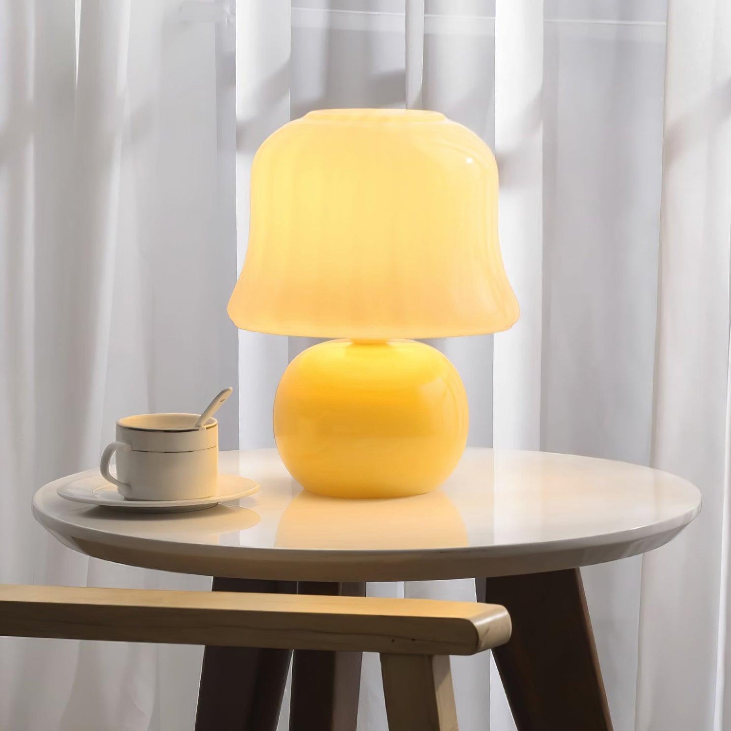 Zara – Lampe de table design champignon en verre émaillé