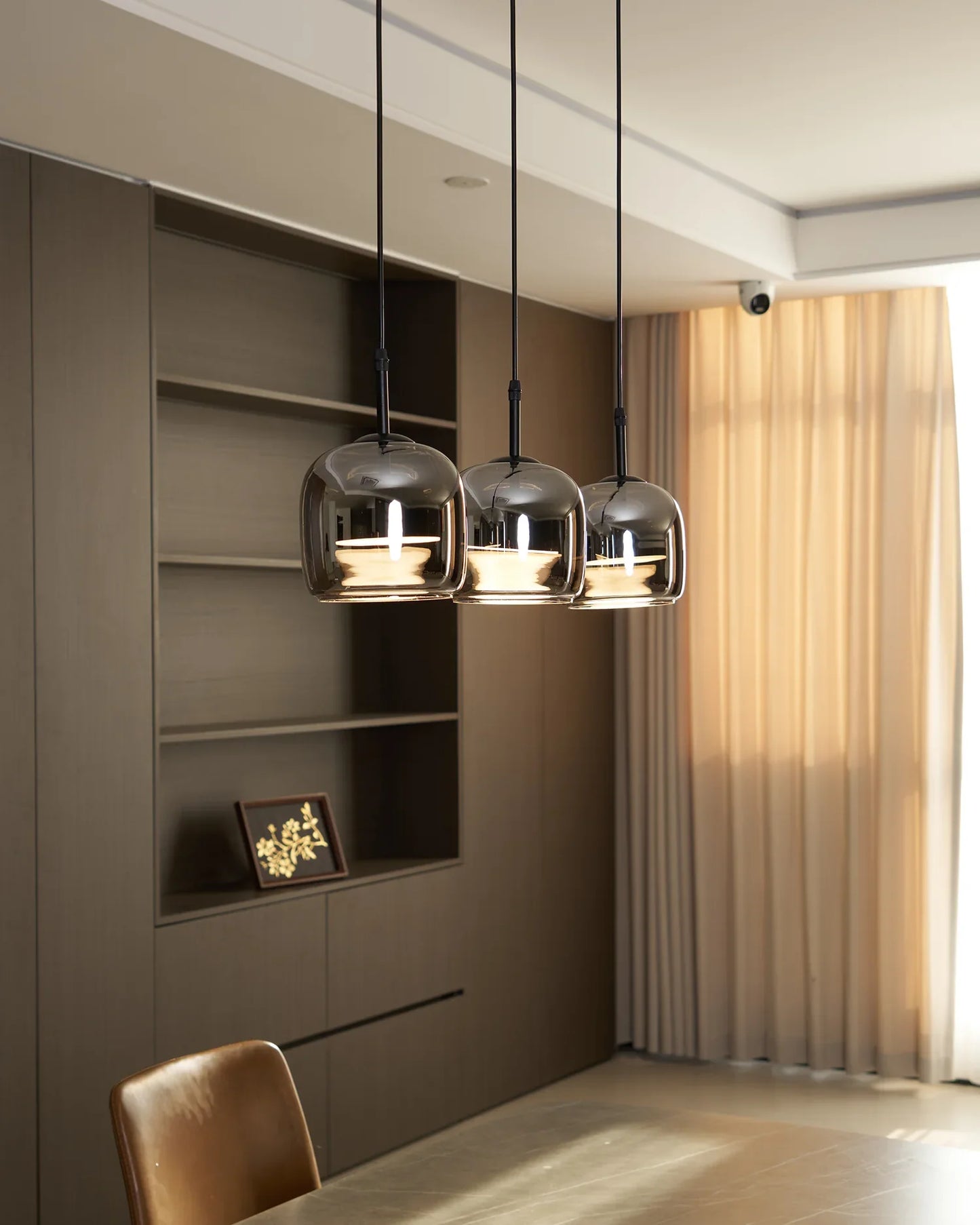 Danoise – Suspension Moderne