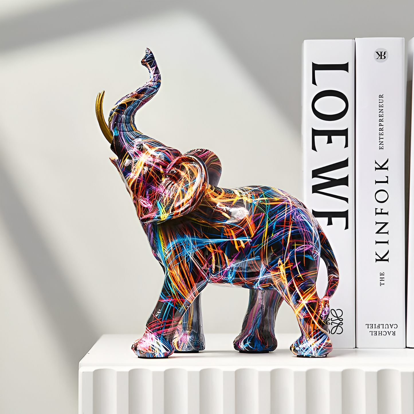 ÉléColore – Figurine d’éléphant aux teintes vibrantes