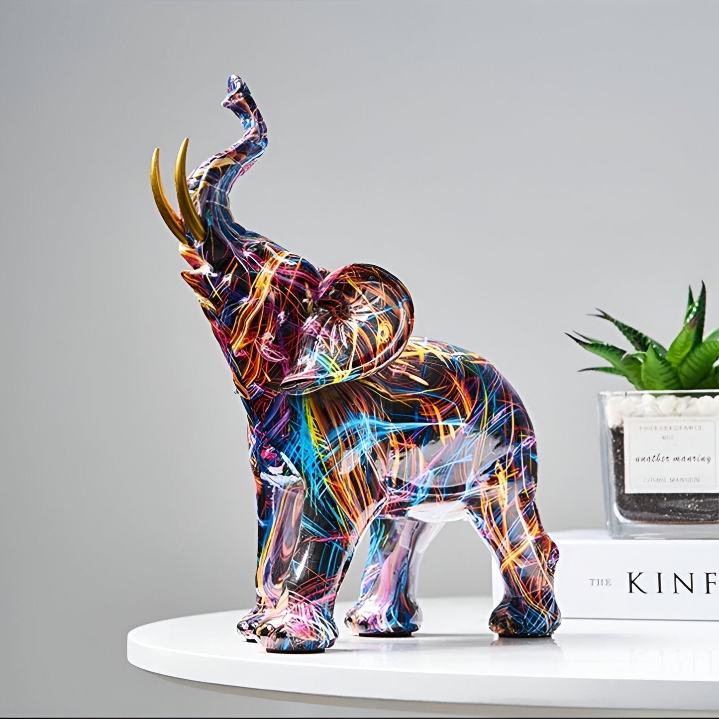 ÉléColore – Figurine d’éléphant aux teintes vibrantes