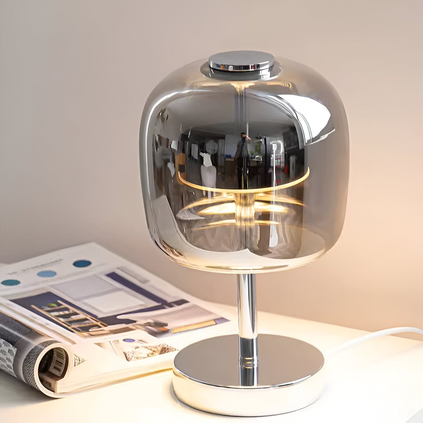 Naira – Lampe de table en verre moderne