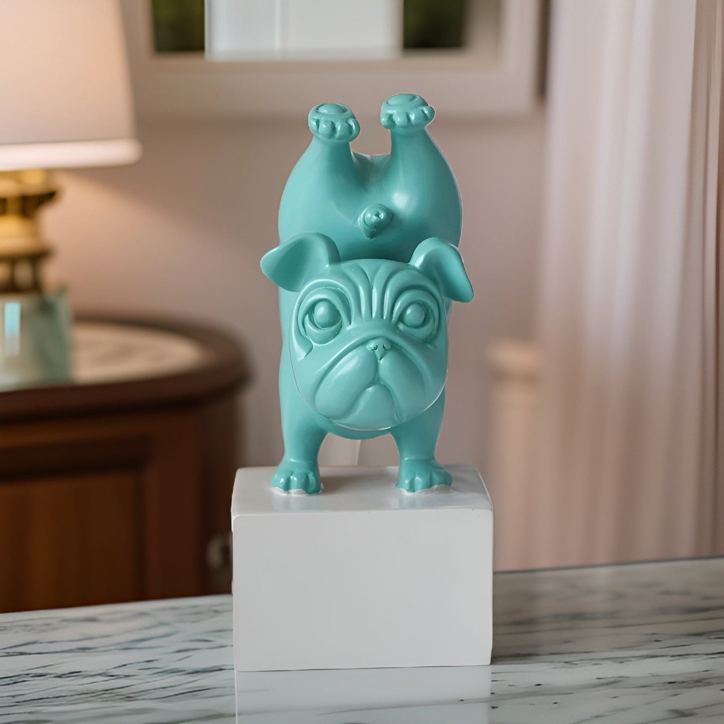 Yoga Bulldog Zen – Figurine de bouledogue en posture de yoga pour une touche ludique