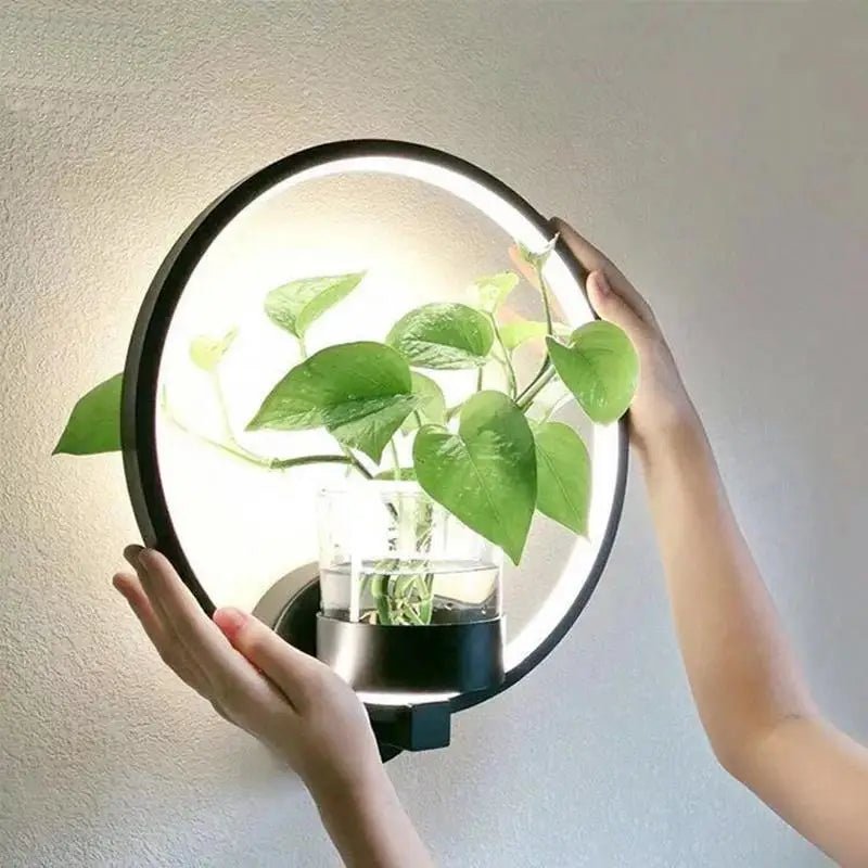 Applique murale design avec plante verte