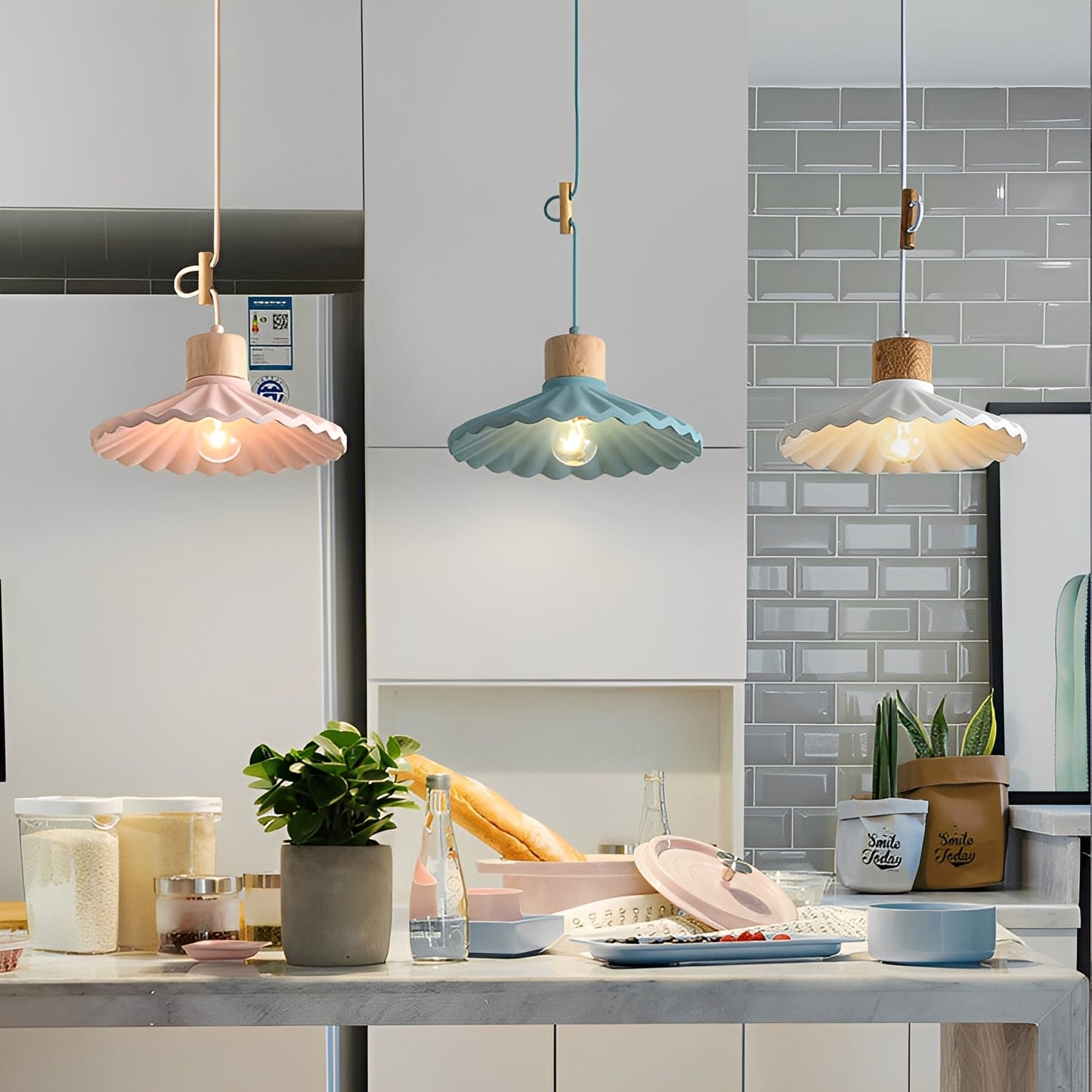 Alina – Lustre Moderne en Résine et Bois