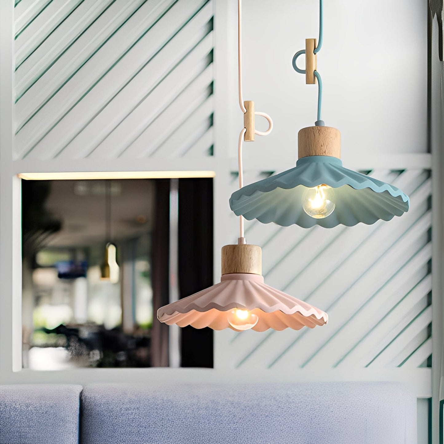Alina – Lustre Moderne en Résine et Bois