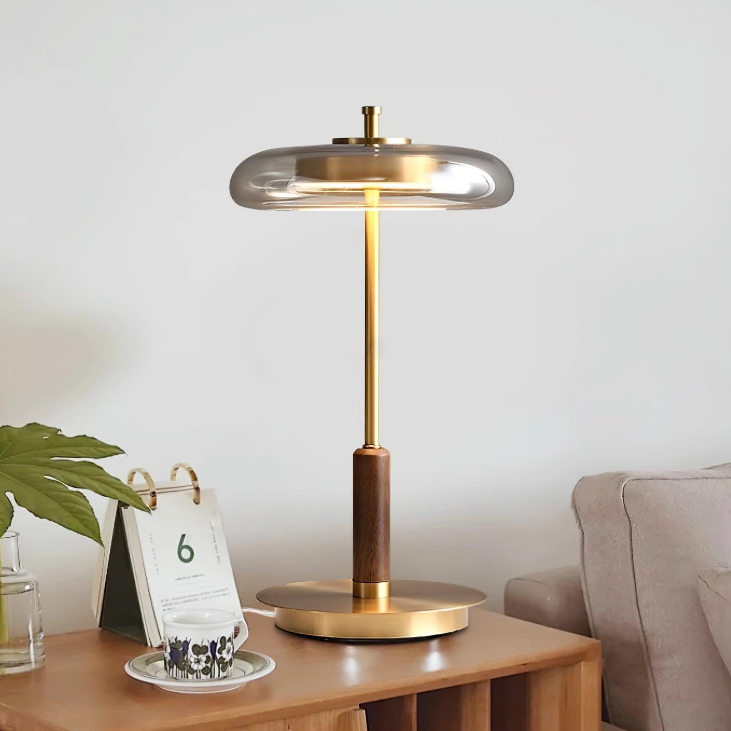 Vera – Lampe de table en cuivre et verre
