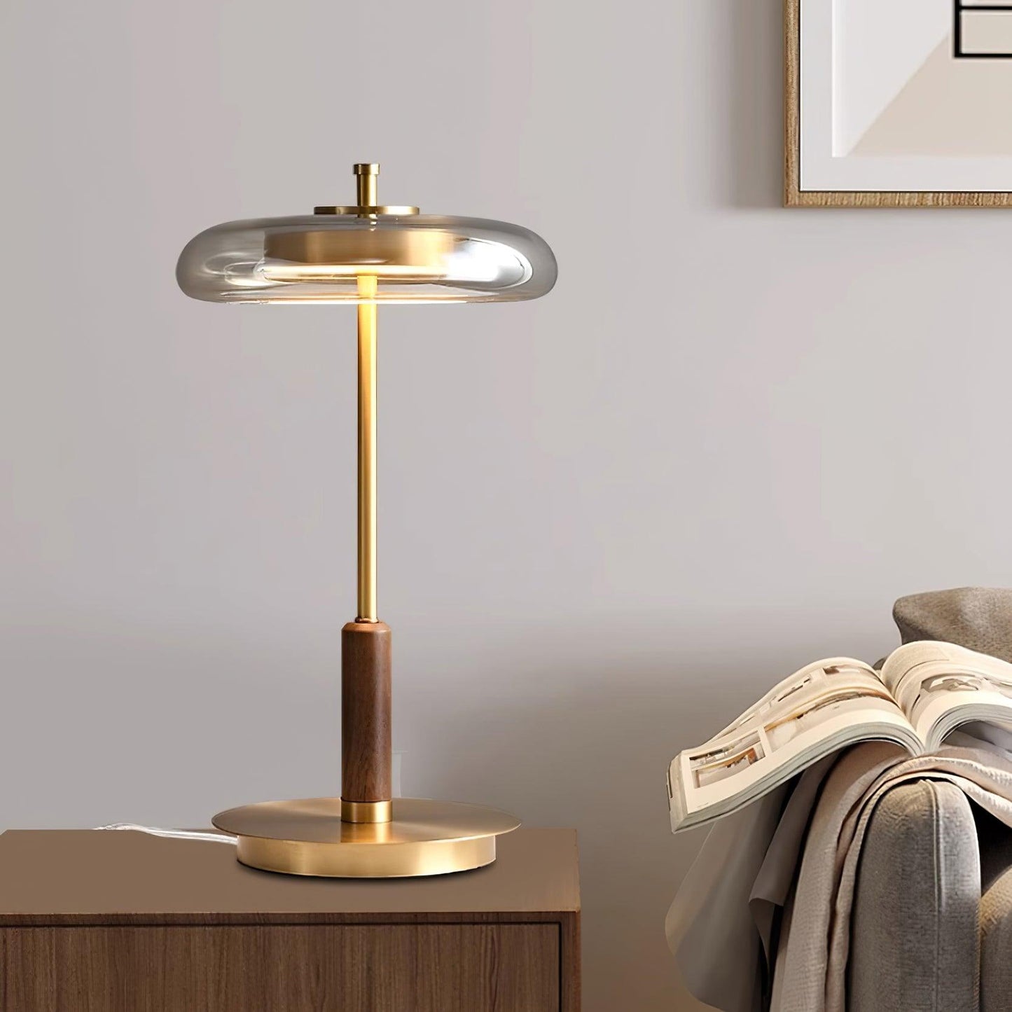 Vera – Lampe de table en cuivre et verre