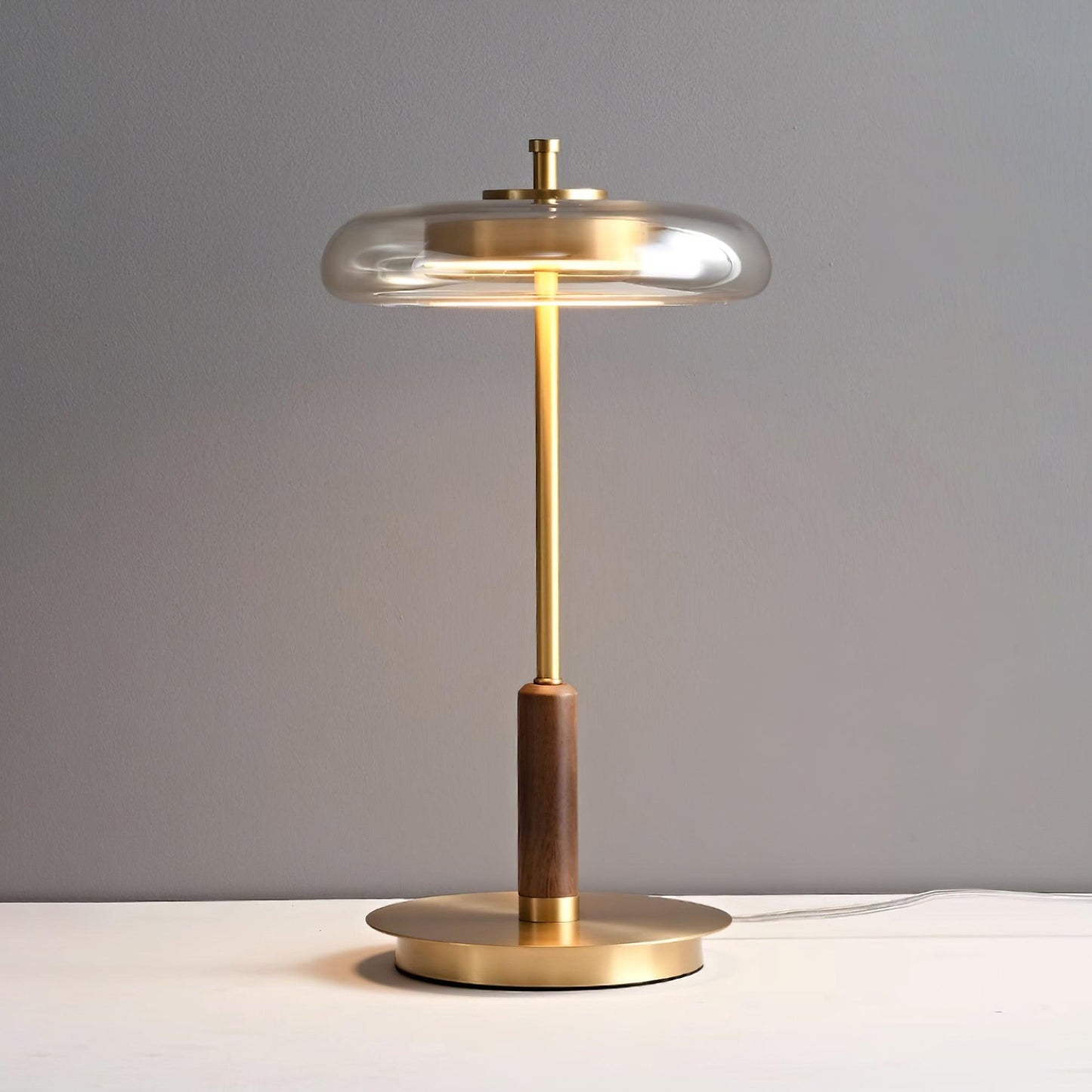 Vera – Lampe de table en cuivre et verre