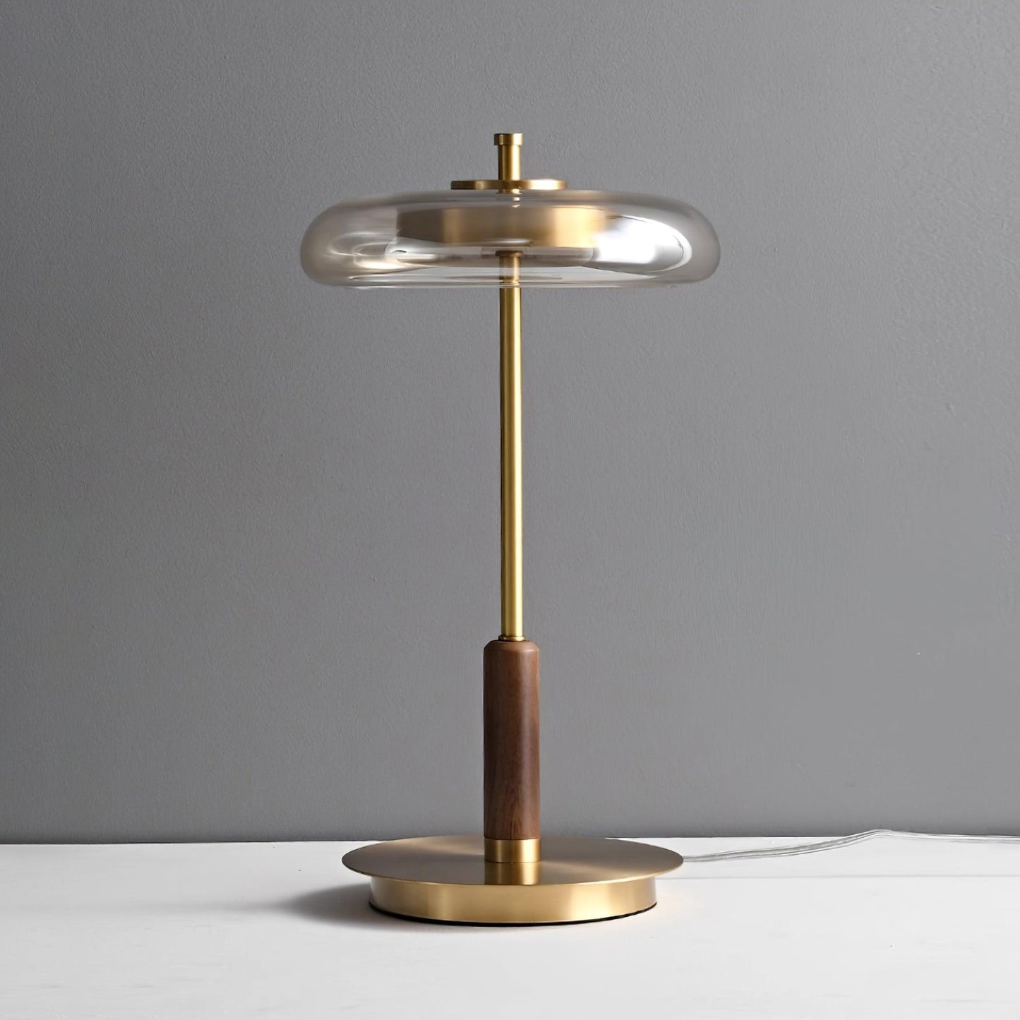 Vera – Lampe de table en cuivre et verre