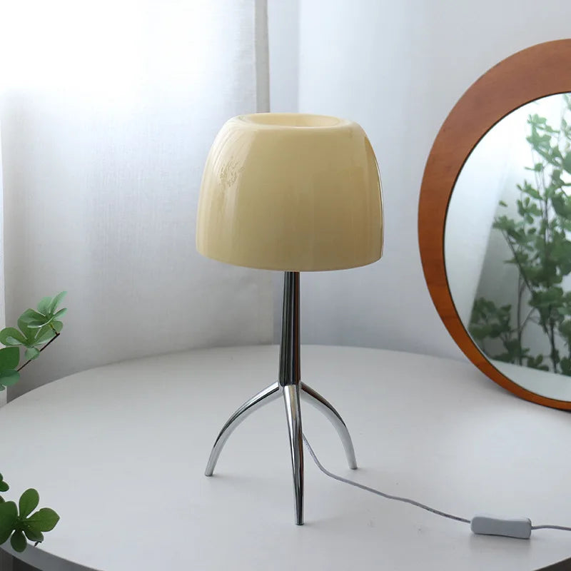 Lampe de table vintage en cuivre