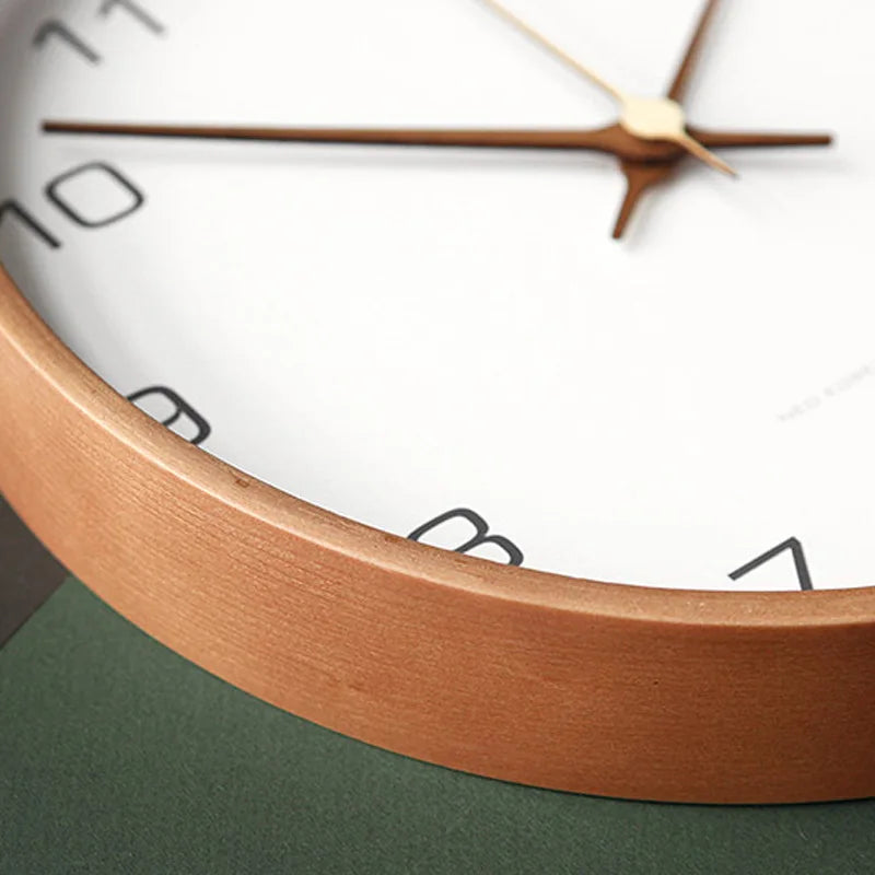 Horloge murale minimaliste en bois