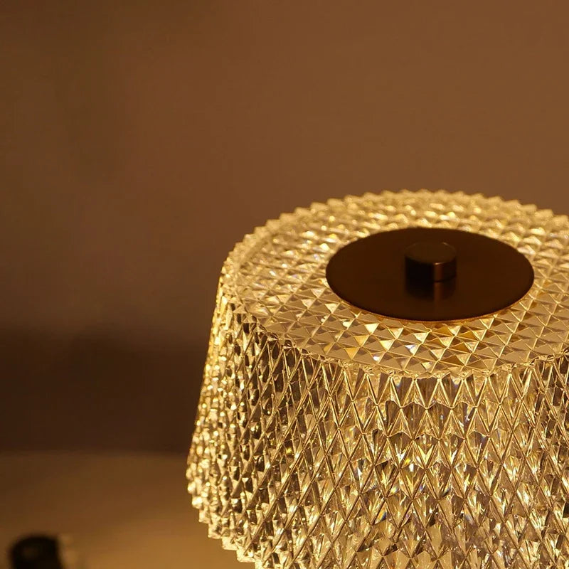 Elinna – Lampe de table moderne en acrylique et métal