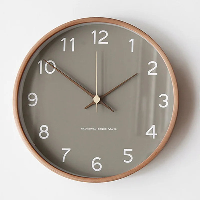 Horloge murale minimaliste en bois