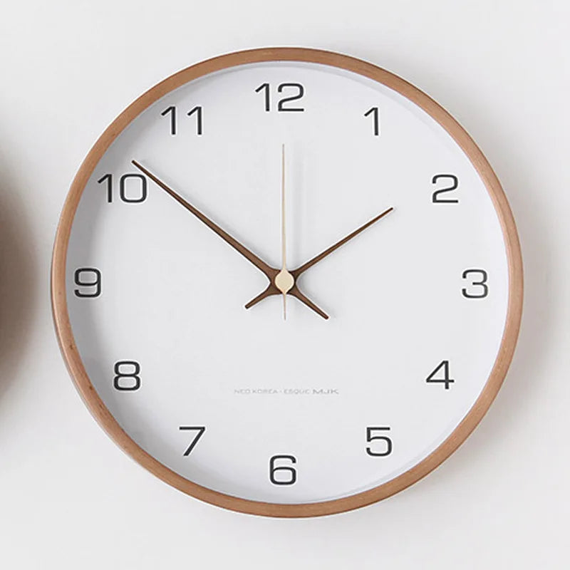 Horloge murale minimaliste en bois