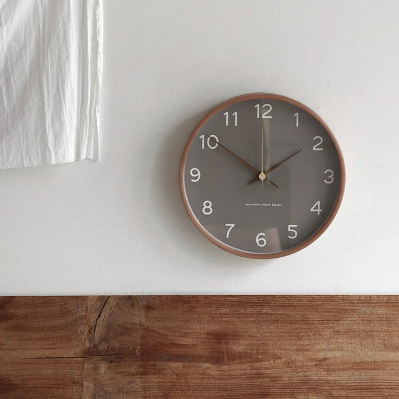 Horloge murale minimaliste en bois