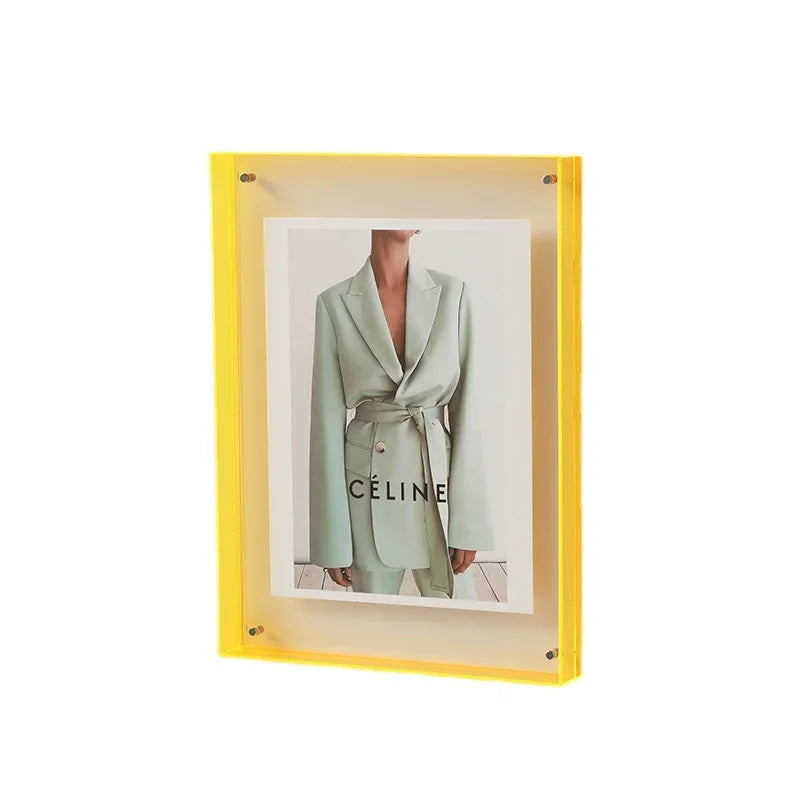 Cadre photo en acrylique transparent – Effet flottant moderne