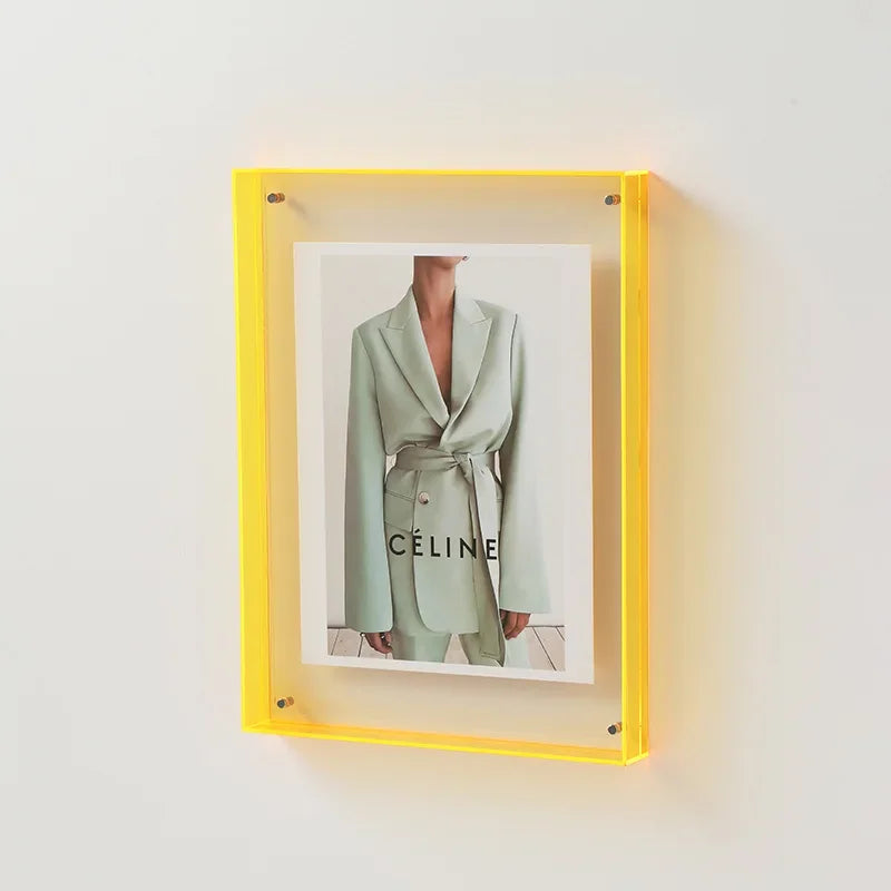 Cadre photo en acrylique transparent – Effet flottant moderne