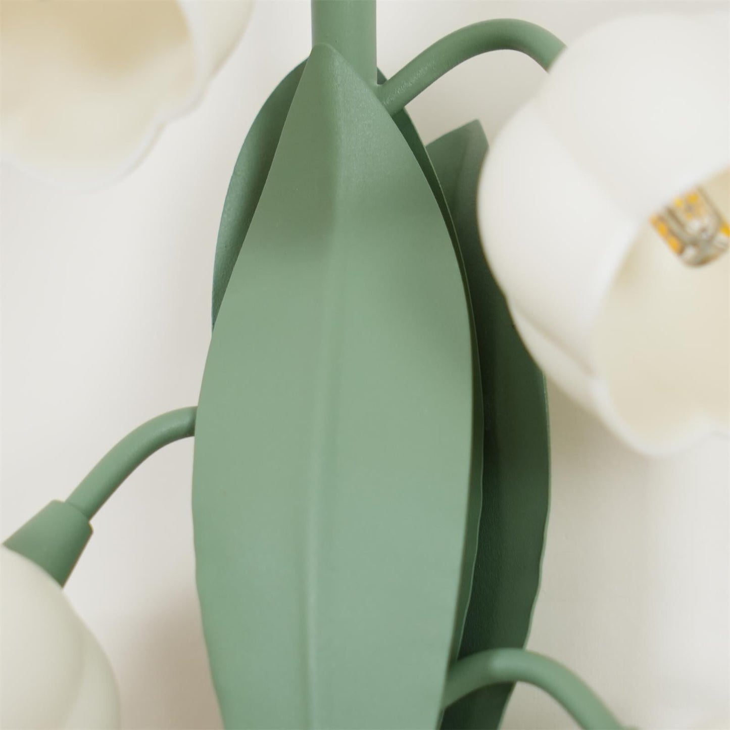 Louise – Élégante Lampe Murale Orchidées