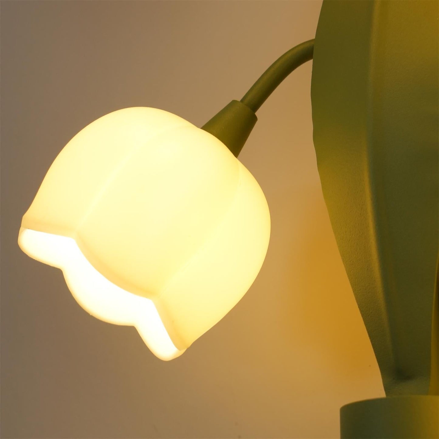 Louise – Élégante Lampe Murale Orchidées