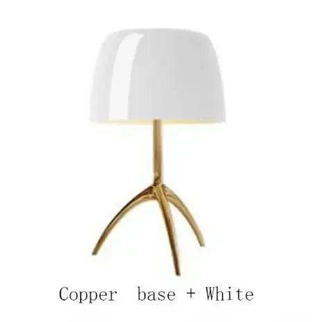 Lampe de table vintage en cuivre