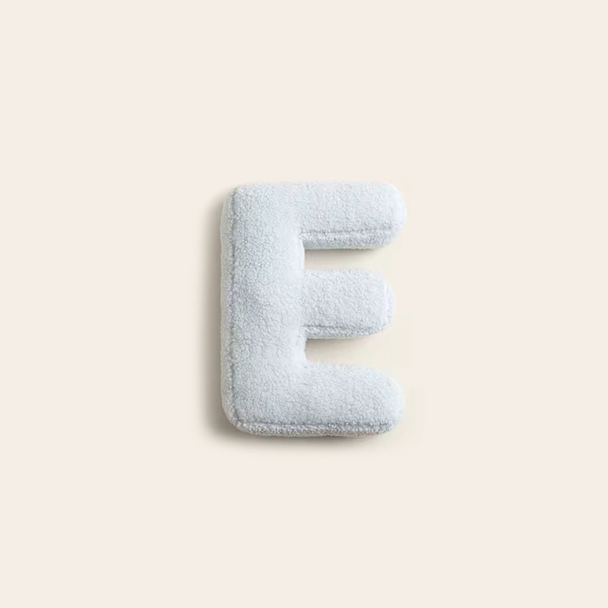 Lexa – Coussin moelleux en forme de lettre en peluche