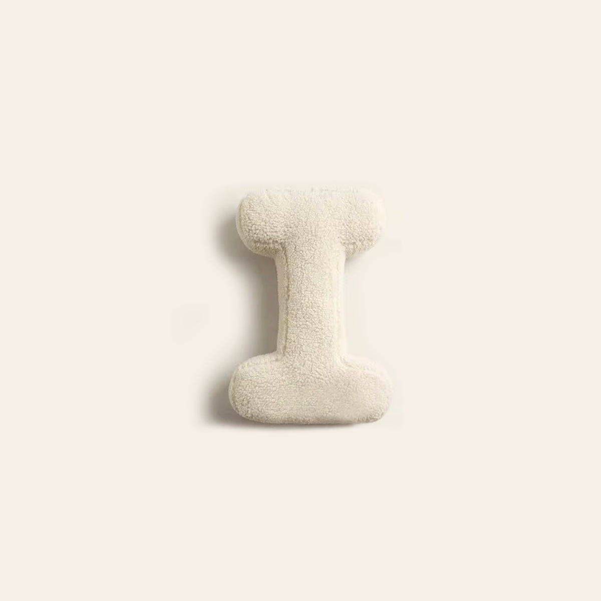 Lexa – Coussin moelleux en forme de lettre en peluche