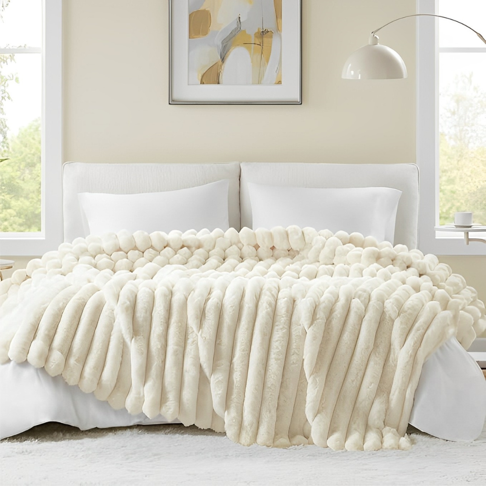 Couverture en fausse fourrure avec texture rayée