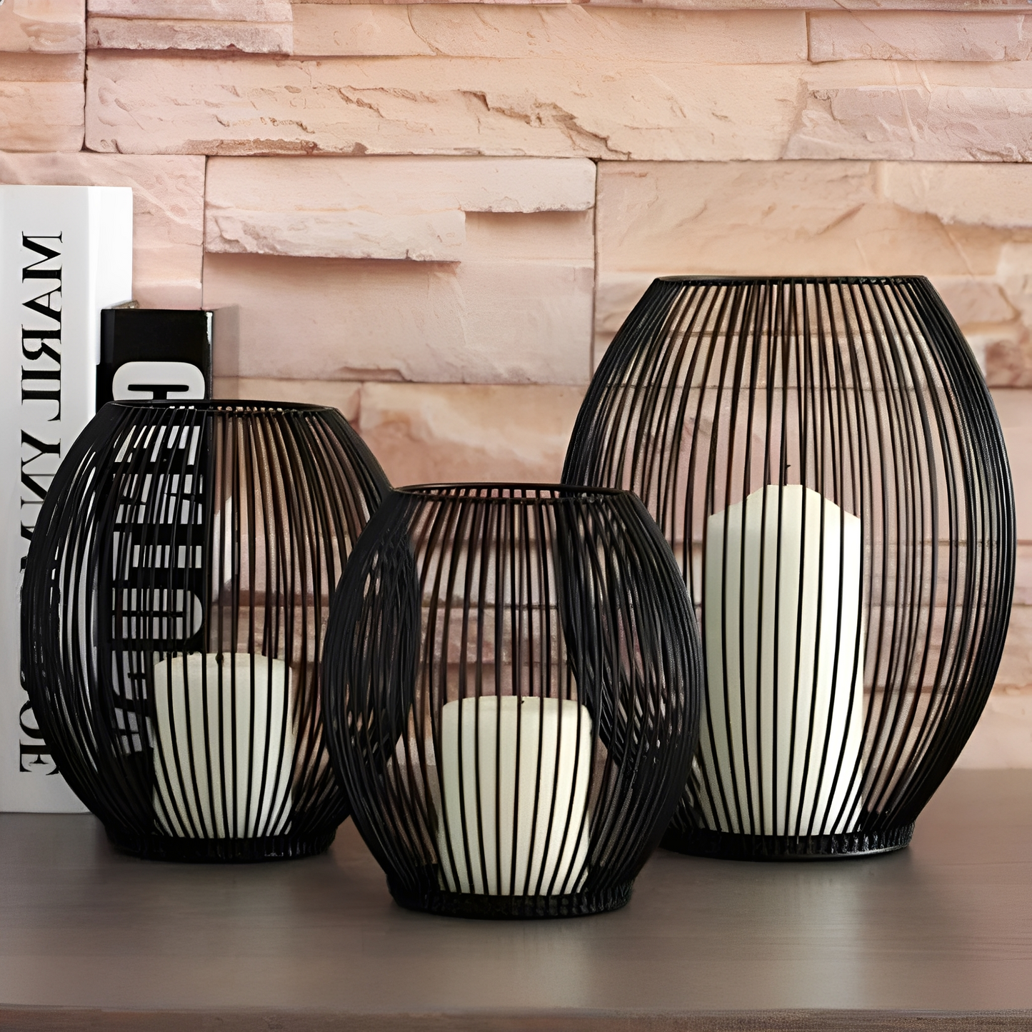 Kuro – Bougeoir en métal noir avec motif ajouré