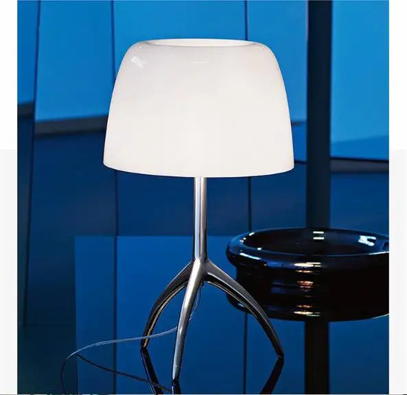 Lampe de table vintage en cuivre