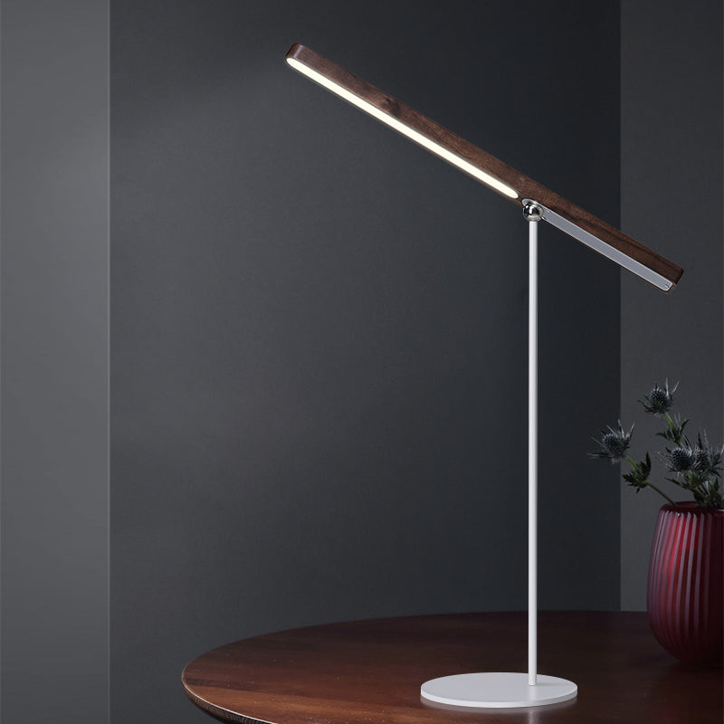 Kylie – Élégante lampe de table LED en bois avec variateur