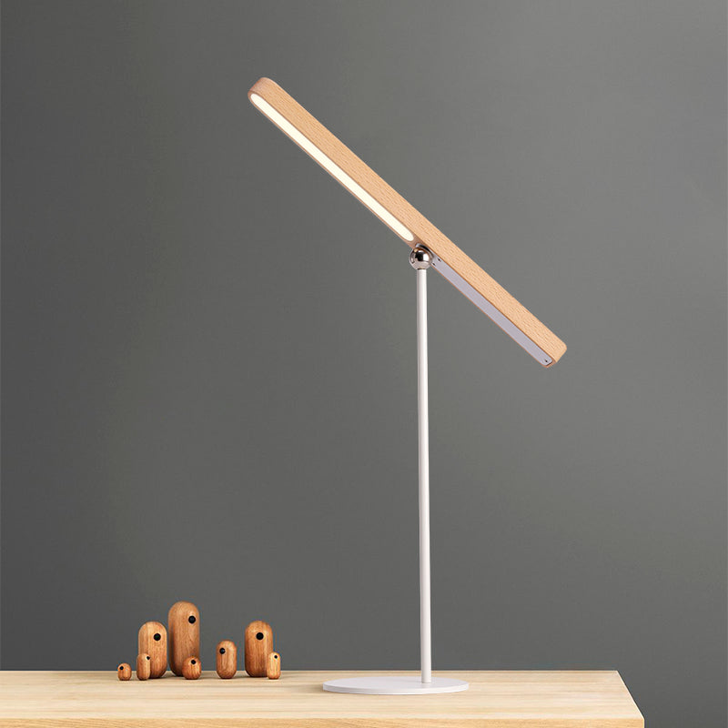 Kylie – Élégante lampe de table LED en bois avec variateur