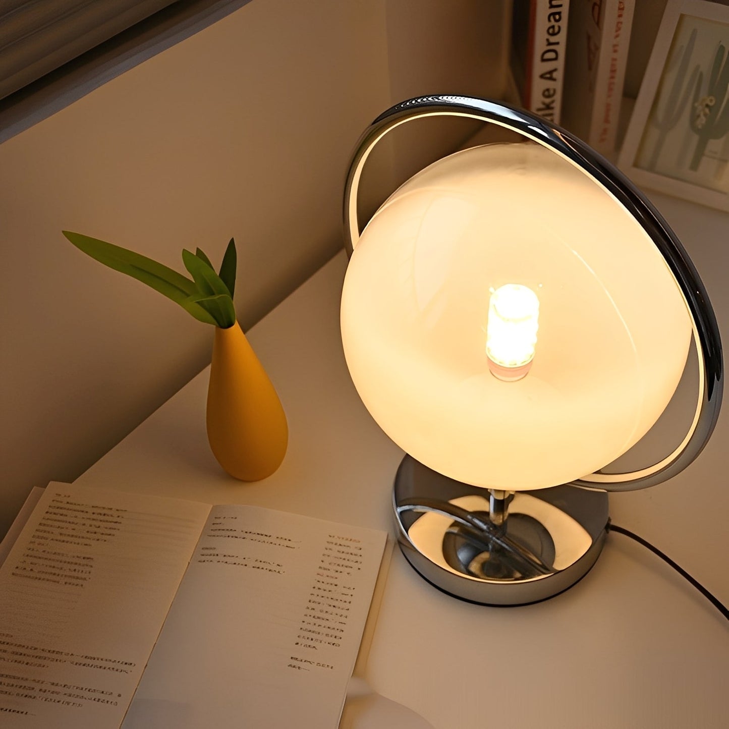 Maila – Lampe de table en verre au design moderne