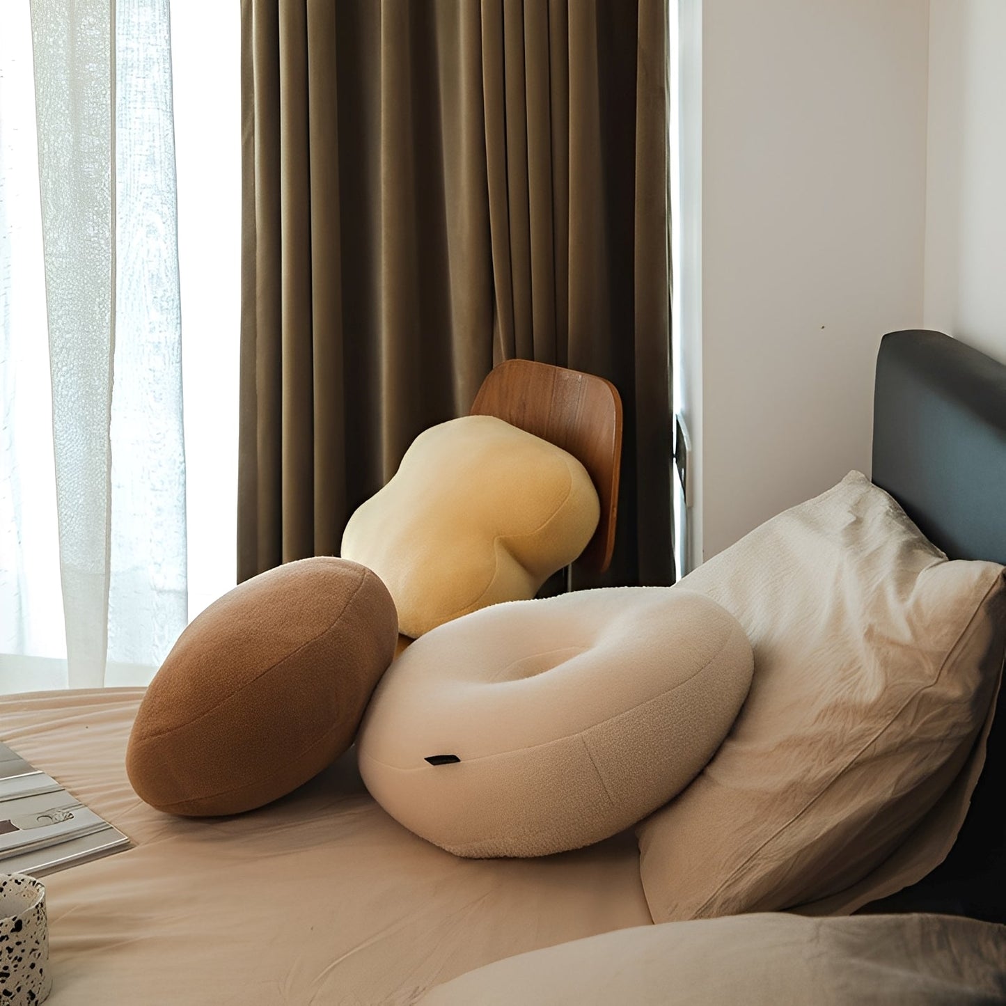 Candice – Coussin en peluche cœur et géométrie