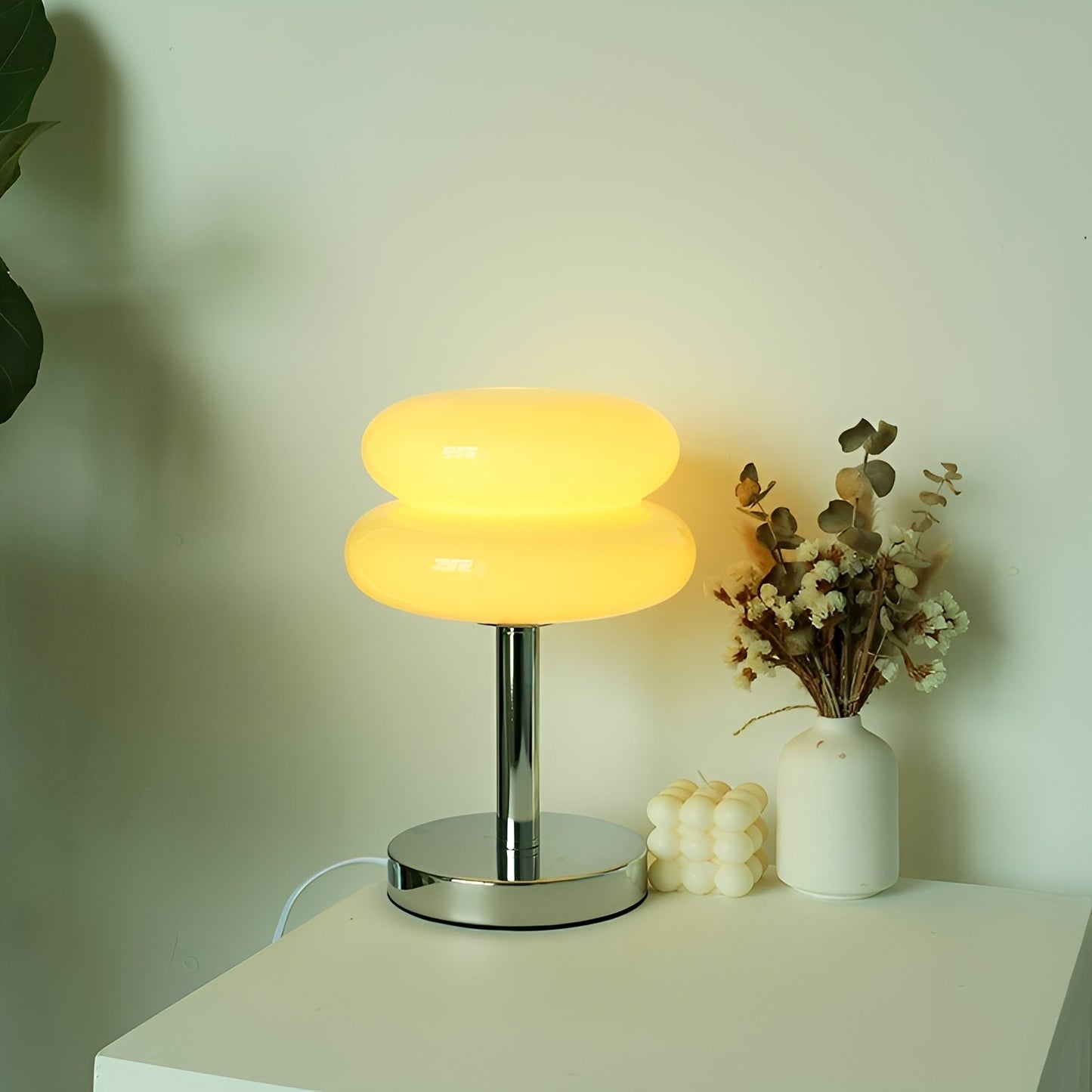 Eleni – Lampe de Table en Verre Crème de Style Rétro