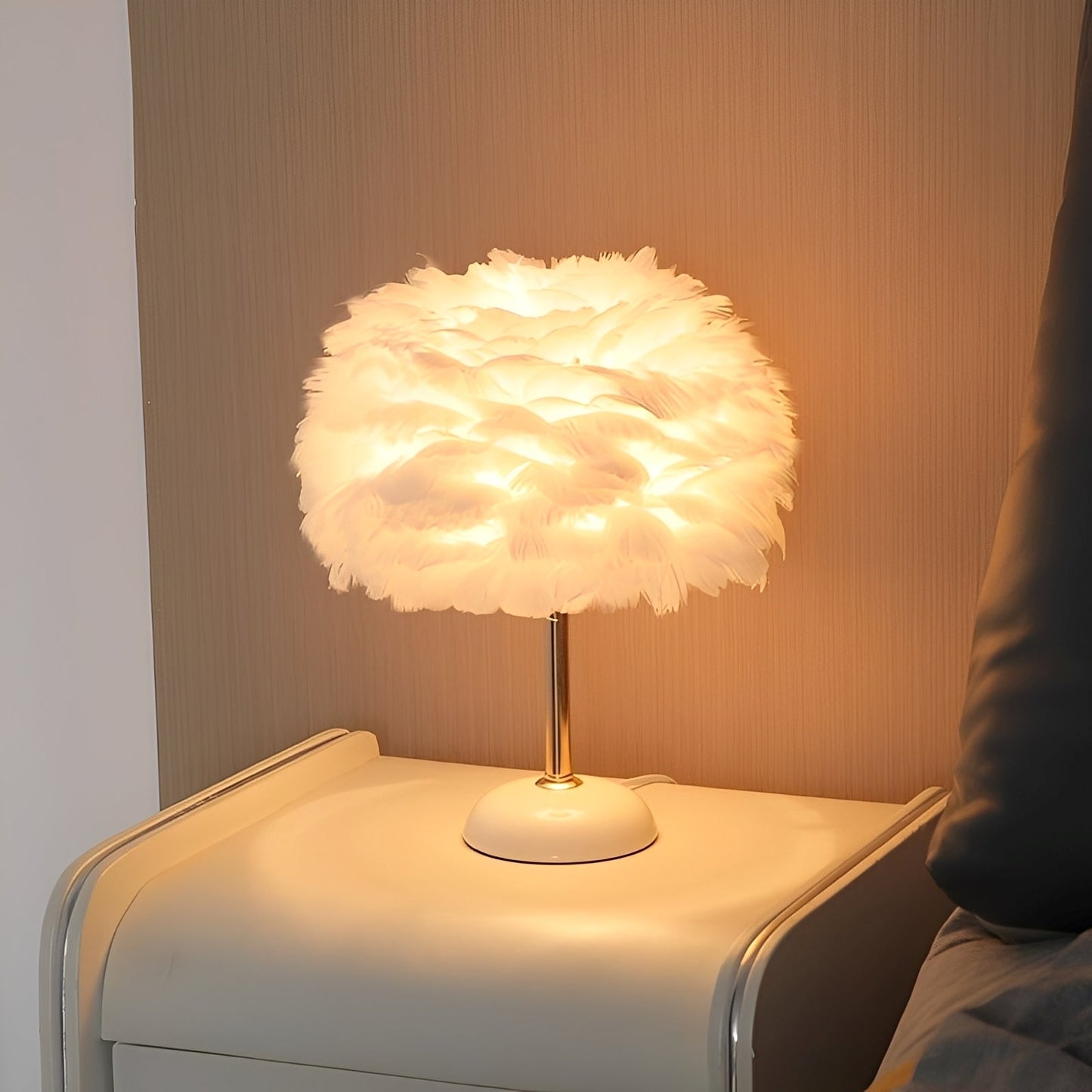 Lanivy – Lampe de table en plumes